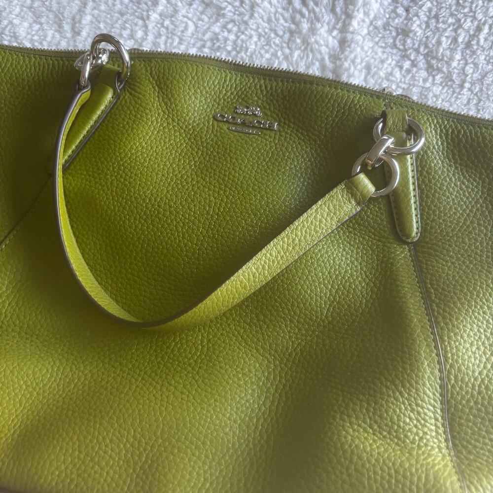 Coach Kelsey Small Yellow Green Leather Satchel Crossbody, Zipper does not work - Picture 2 of 10
